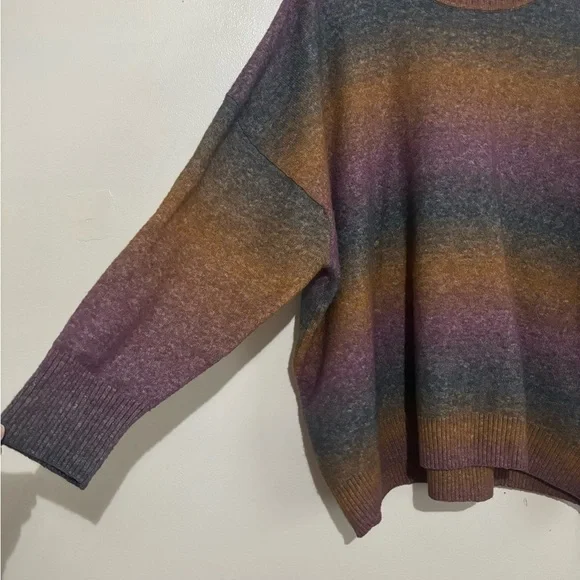 Old Navy Ombré Knit Sweater - Picture 3 of 4